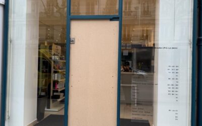 Est-ce qu’un vitrier à Lyon peut sécuriser temporairement une vitrine brisée en attendant le remplacement ?