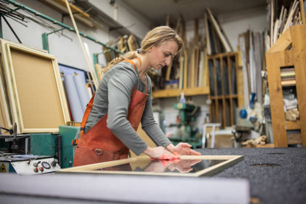 Peut-on équiper une fenêtre coulissante avec un vitrage anti-effraction à Lyon ?